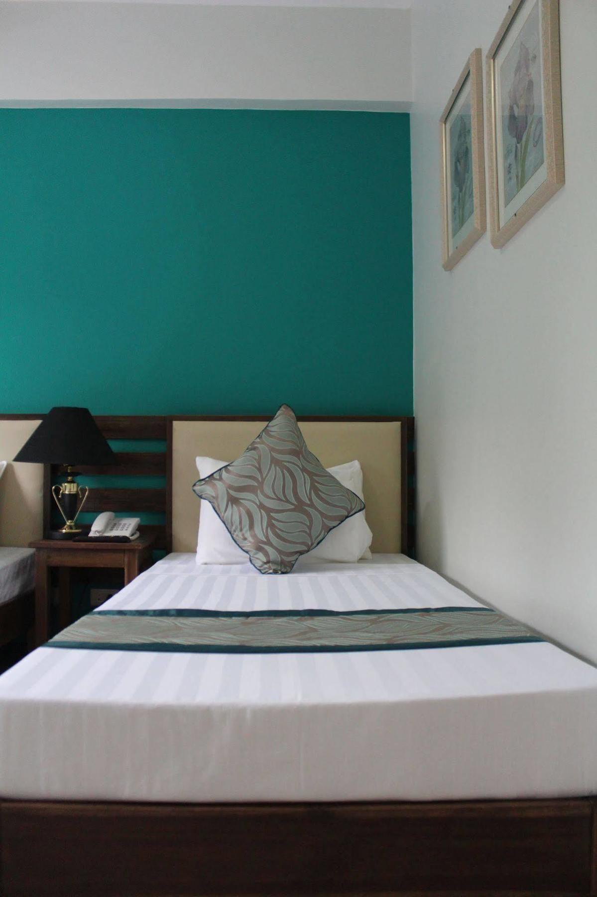 Reddoorz Plus Near Rizal Junction Пуэрто-Принцеса Экстерьер фото