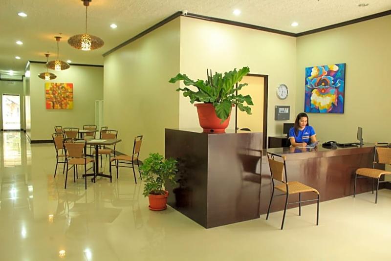 Reddoorz Plus Near Rizal Junction Пуэрто-Принцеса Экстерьер фото