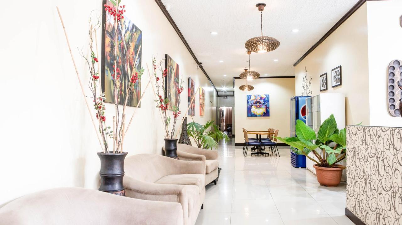 Reddoorz Plus Near Rizal Junction Пуэрто-Принцеса Экстерьер фото